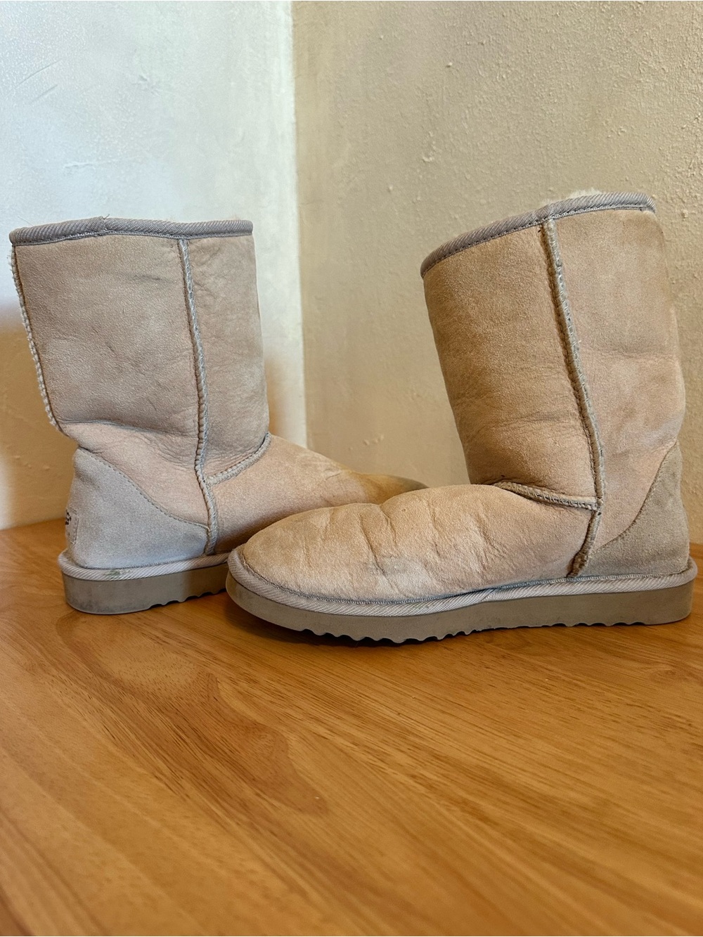 UGG Classic Short - Picture 4 of 7